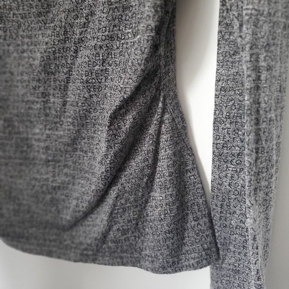 Designer SIMON CHANG Cowl Neck Top Ruched Sides Long Sleeves Alphabetic Pattern - Picture 4 of 6